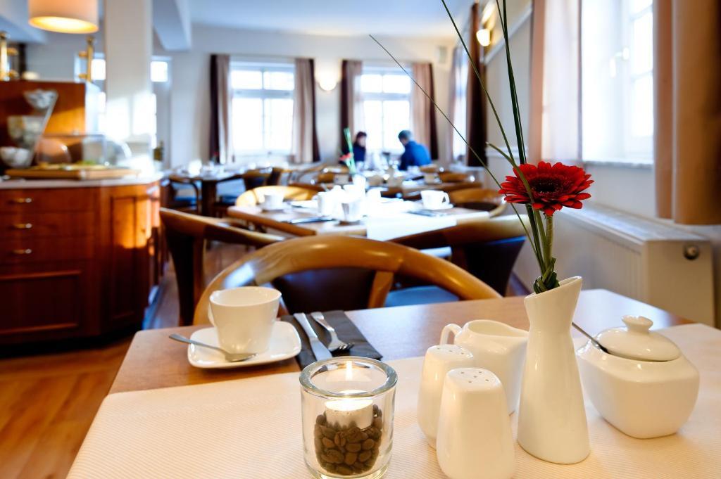 Hotel Am Alten Hafen Вісмар Екстер'єр фото