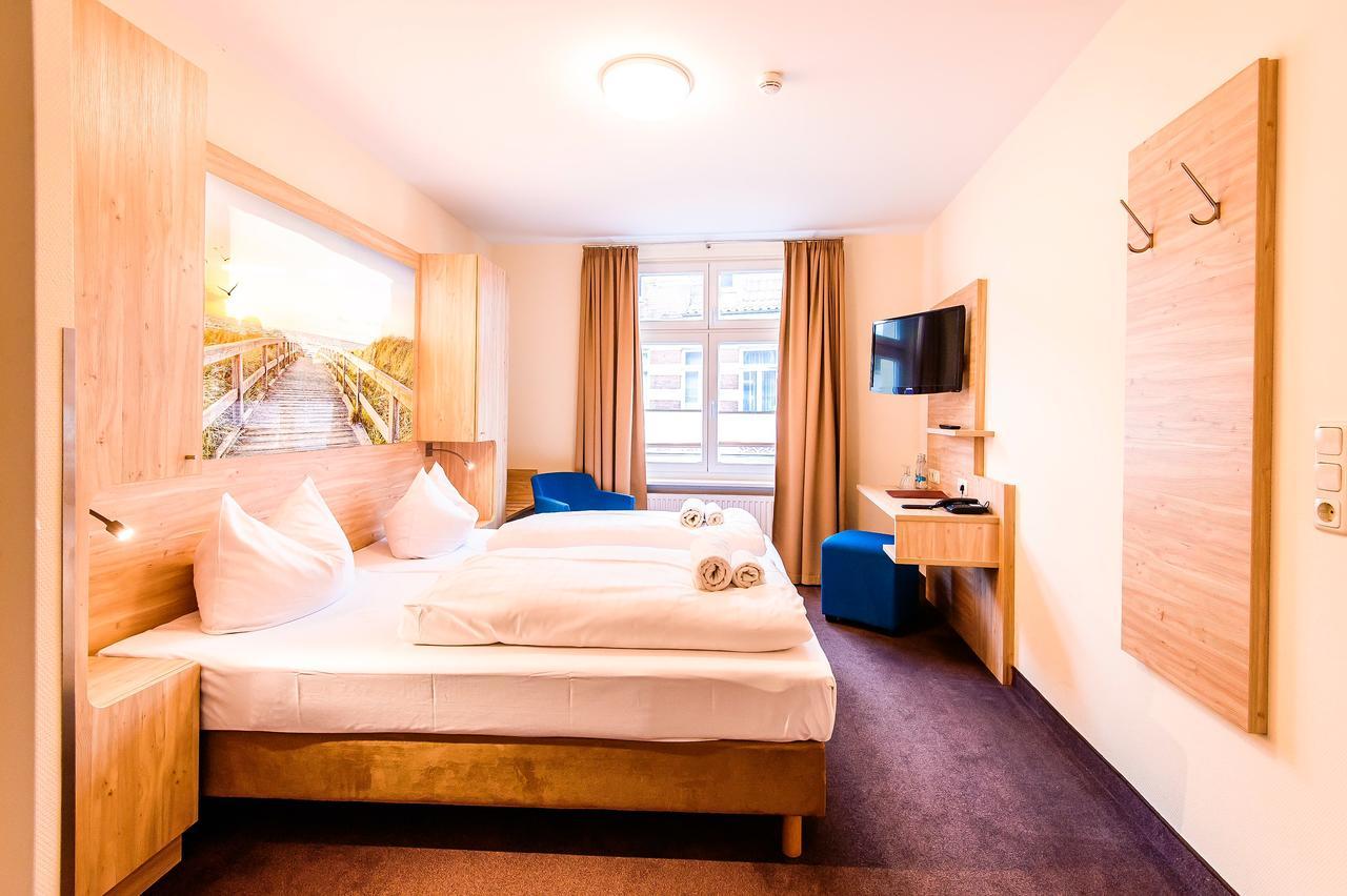 Hotel Am Alten Hafen Вісмар Екстер'єр фото