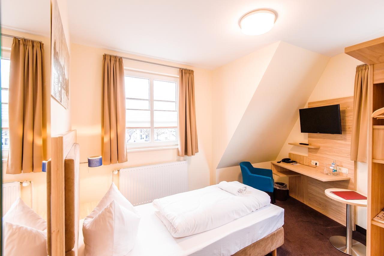 Hotel Am Alten Hafen Вісмар Екстер'єр фото