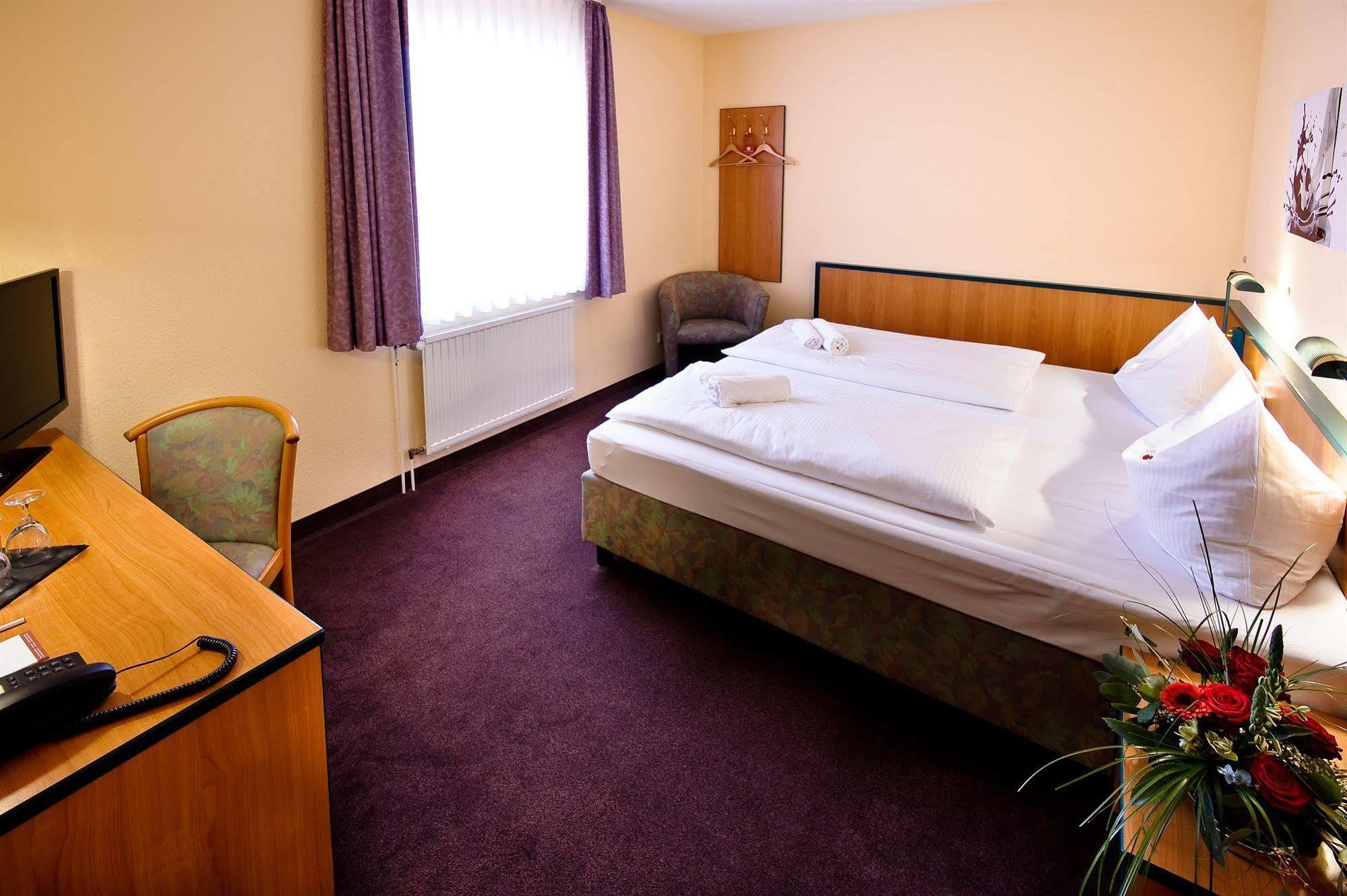 Hotel Am Alten Hafen Вісмар Екстер'єр фото