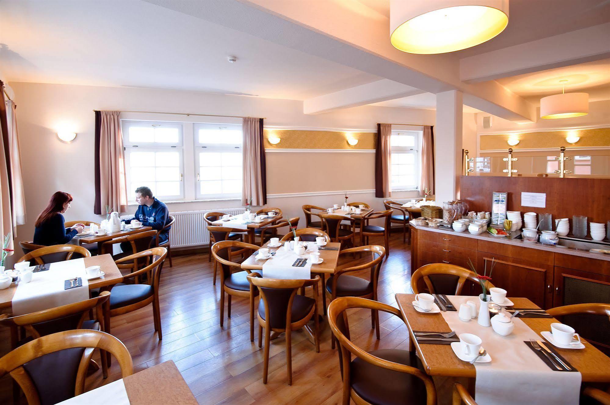 Hotel Am Alten Hafen Вісмар Екстер'єр фото